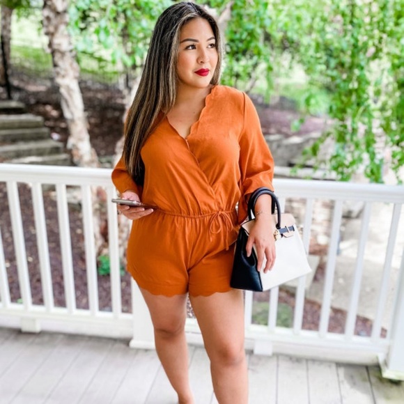 UMGEE bell sleeve romper with scalloped edges 1XL - Picture 1 of 3